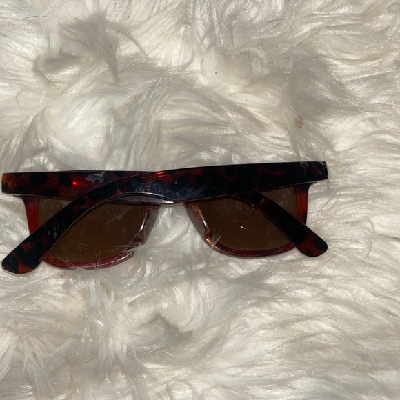 Tortoise Shell Sunglasses - Picture 4 of 4